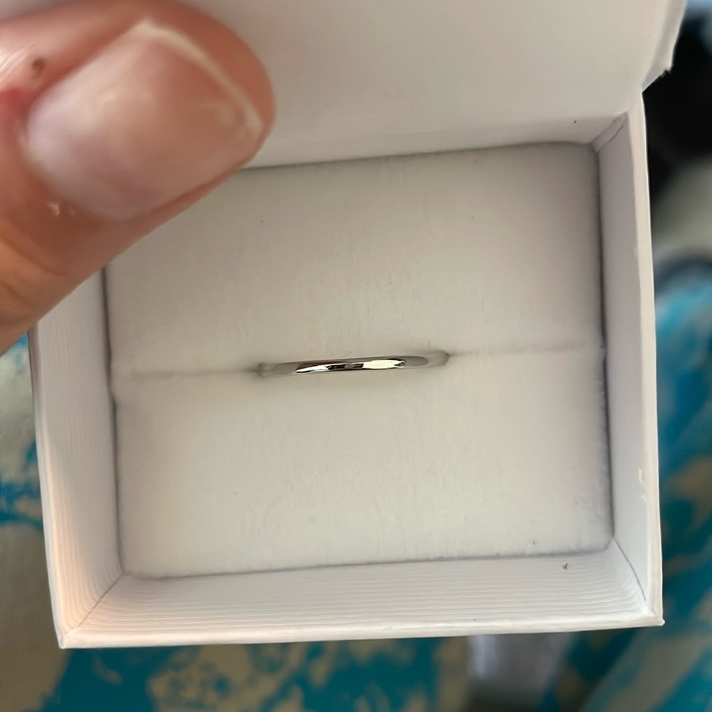 Brand new platinum ring band or spacer - 8 - 1.5mm x 1 mm
